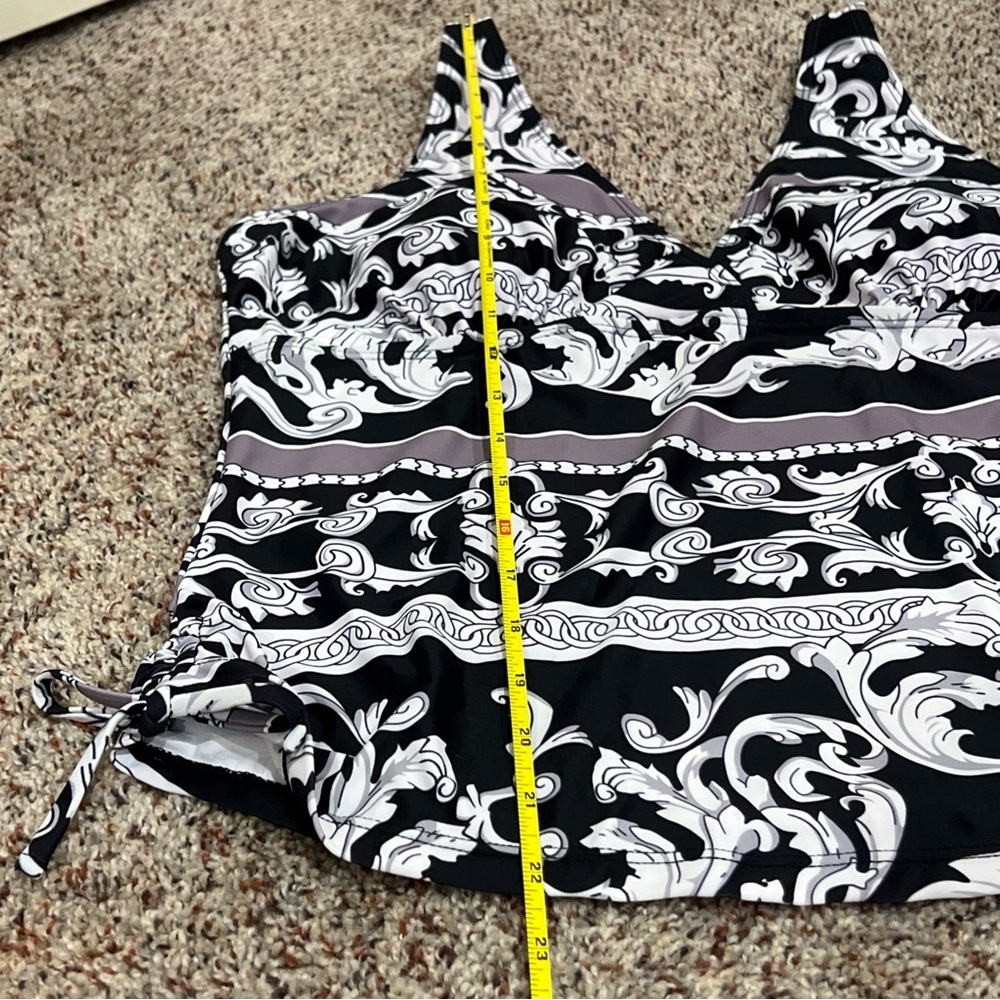 Women’s Black and White Fitted Crossed Front Swim Tankini Top size XL - Picture 9 of 10
